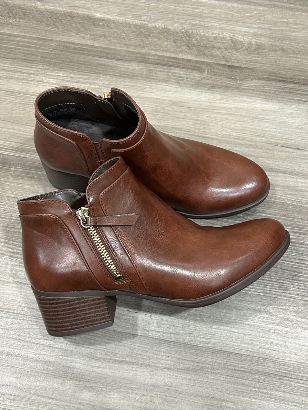 Like new Naturalizer Karol Cinnamon Brown Ankle Booties Block Heel, Sz 7.5